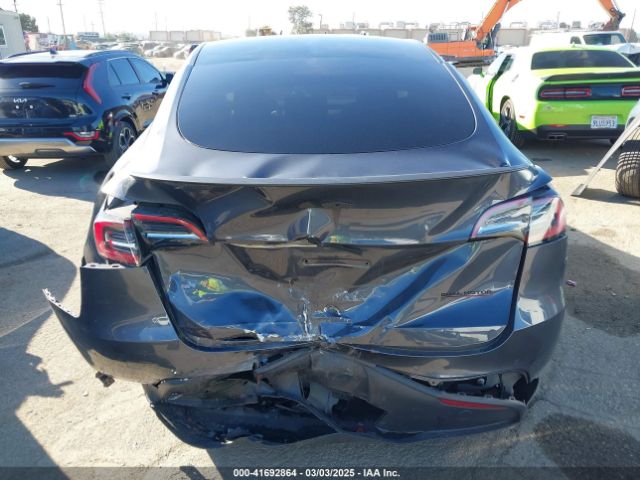 7SAYGDEF7NF562895 Tesla Model Y Performance Dual Motor All-wheel Drive
