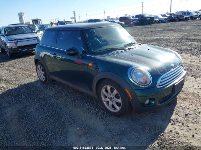 2008 MINI COOPER WMWMF33518TT64881 Photo 0