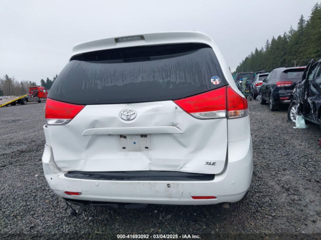 5TDYK3DC2ES485846 Toyota Sienna Xle/limited