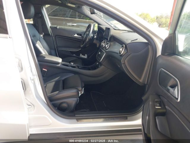 WDCTG4EB8GJ214016 Mercedes-Benz GLA 250