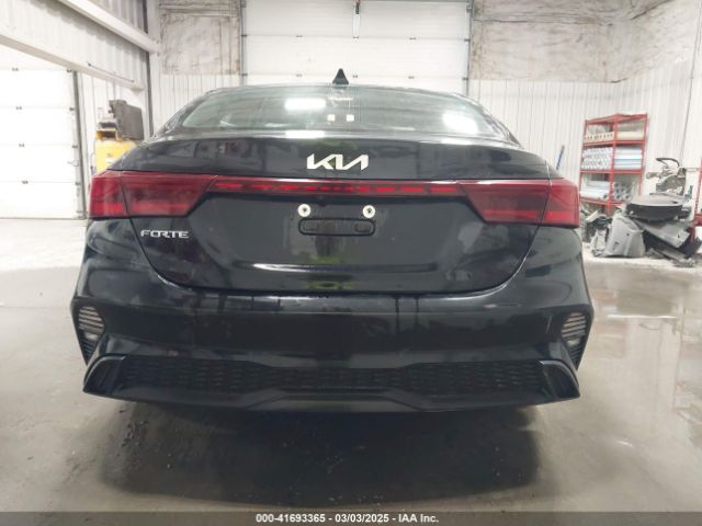 3KPF24AD6PE528446 KIA Forte Lxs