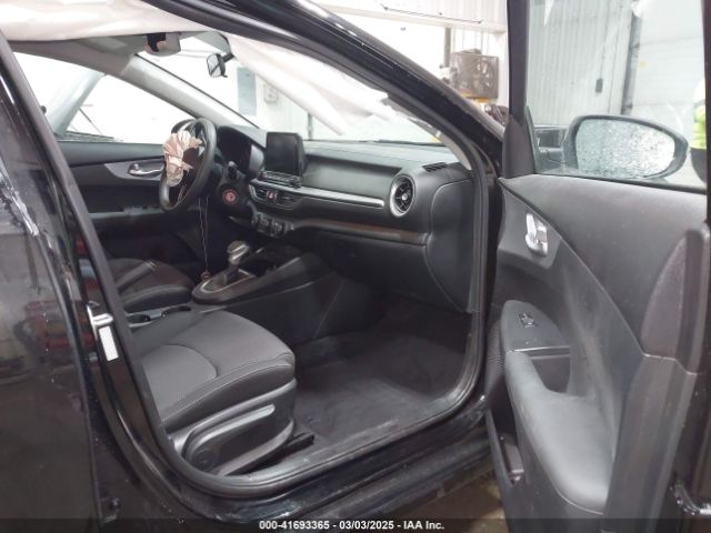 3KPF24AD6PE528446 KIA Forte Lxs