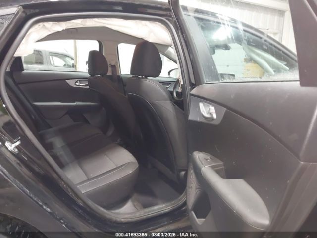 3KPF24AD6PE528446 KIA Forte Lxs