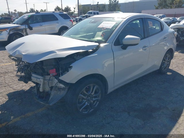 3MYDLBYVXKY515604 Toyota YARIS LE