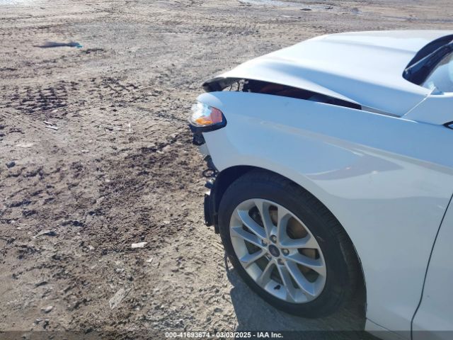 3FA6P0LU2KR222584 Ford Fusion Hybrid Se