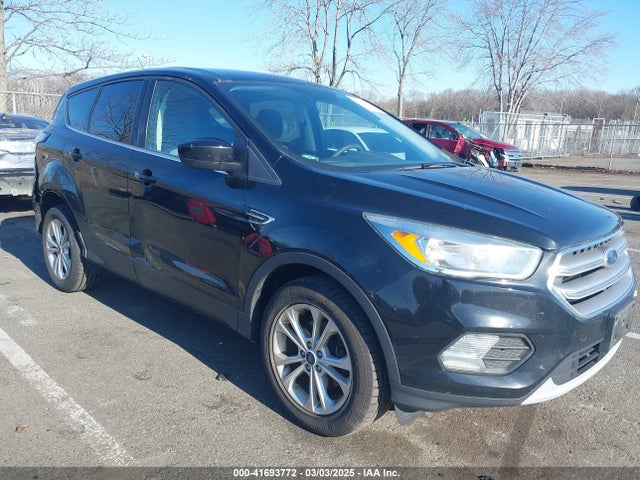 1FMCU0GD8HUE44687 Ford ESCAPE SE