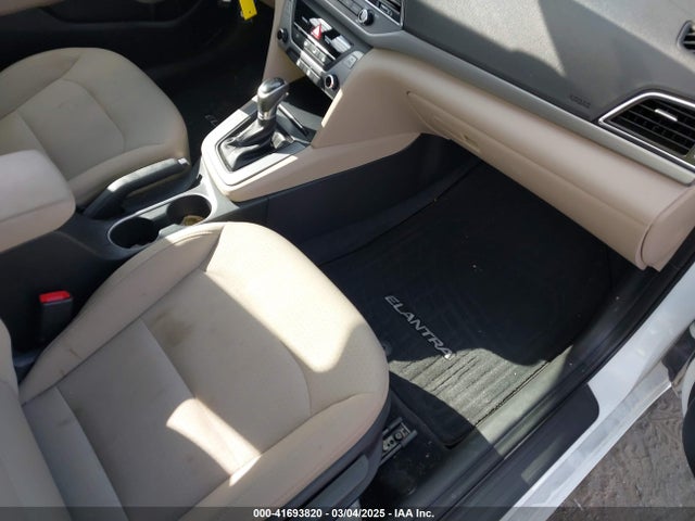 5NPD84LF7HH162109 Hyundai ELANTRA SE