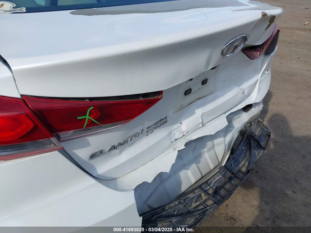 5NPD84LF7HH162109 Hyundai ELANTRA SE