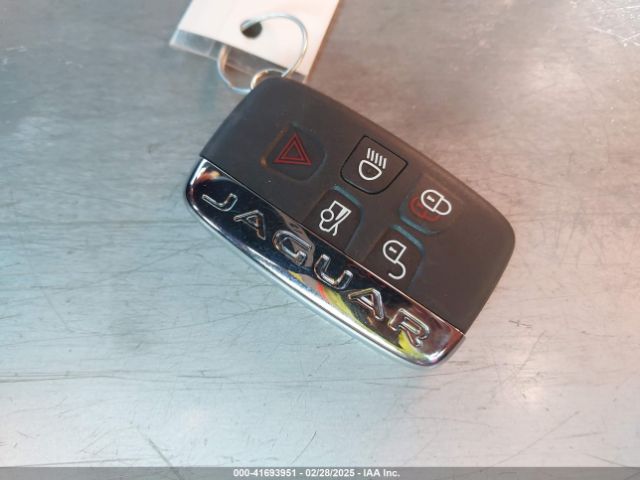 2023 JAGUAR F-TYPE SAJDD1EE7PCK80526 Photo 10