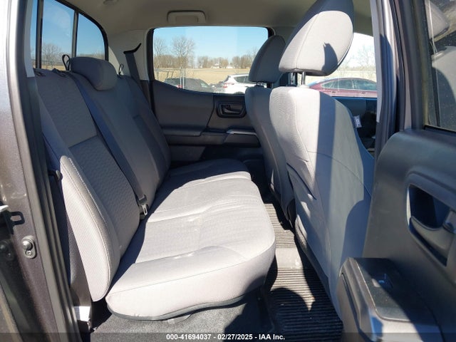 3TMCZ5AN9KM275537 Toyota Tacoma Sr5 V6