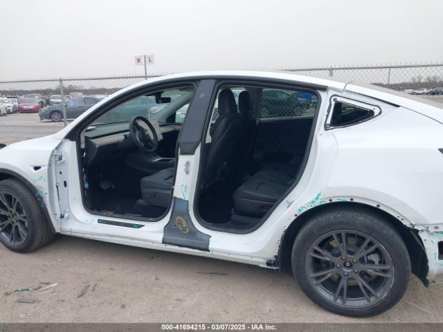 7SAYGAEE6RF171037 Tesla Model Y Long Range Dual Motor All-wheel Drive