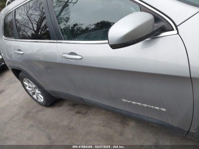 41694348 :رقم المزاد ، 1C4PJLLB0JD509803 vin ، 2018 Jeep Cherokee Latitude Plus Fwd مزاد بيع