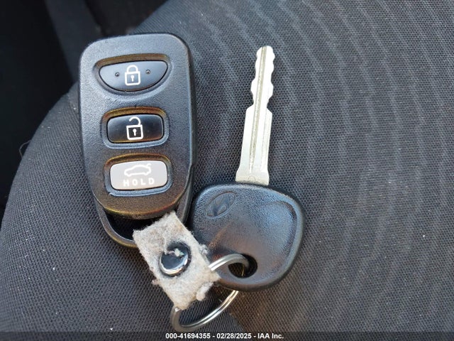 5NPDH4AE2FH581606 Hyundai ELANTRA SE