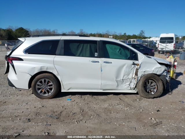 5TDYRKEC1NS136293 Toyota SIENNA XLE