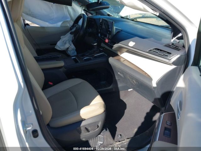 5TDYRKEC1NS136293 Toyota SIENNA XLE