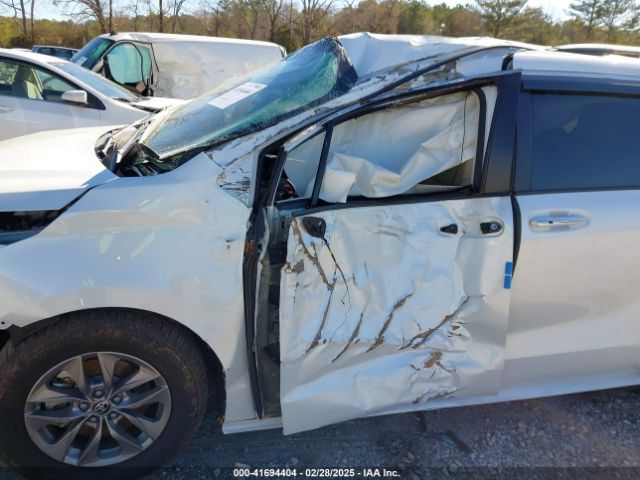 5TDYRKEC1NS136293 Toyota SIENNA XLE