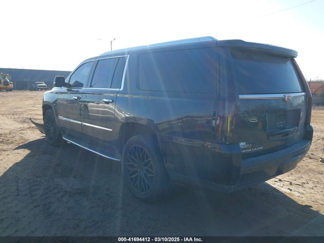 2016 CADILLAC ESCALADE ESV 1GYS4HKJ4GR368957 Photo 2