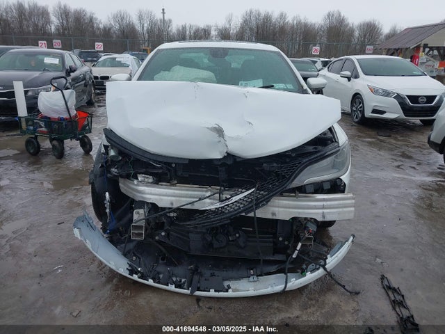 Chrysler 200 S 2015 1C3CCCBG3FN551796 Image 13