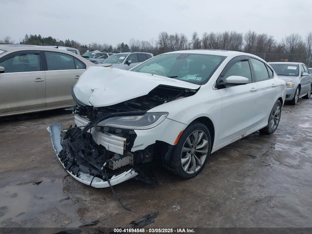 Chrysler 200 S 2015 1C3CCCBG3FN551796 Image 2