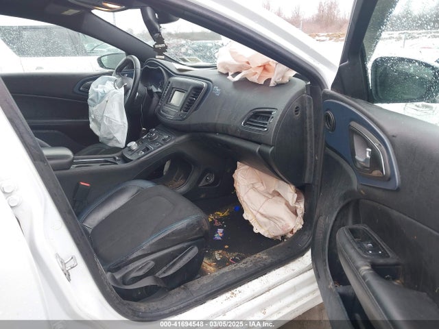 Chrysler 200 S 2015 1C3CCCBG3FN551796 Image 5