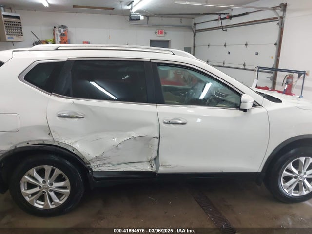JN8AT2MV6GW142300 Nissan ROGUE SV