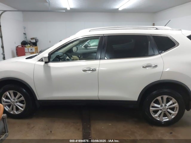 JN8AT2MV6GW142300 Nissan ROGUE SV