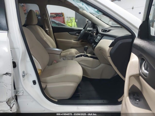 JN8AT2MV6GW142300 Nissan ROGUE SV