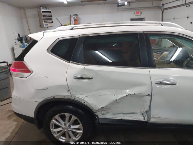 JN8AT2MV6GW142300 Nissan ROGUE SV