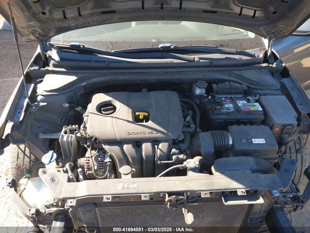 Hyundai ELANTRA SE 2019 5NPD74LF1KH489759 Image 10