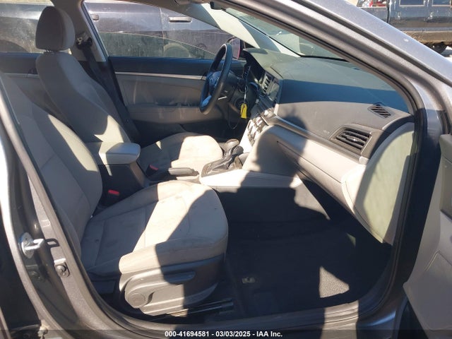 Hyundai ELANTRA SE 2019 5NPD74LF1KH489759 Image 5