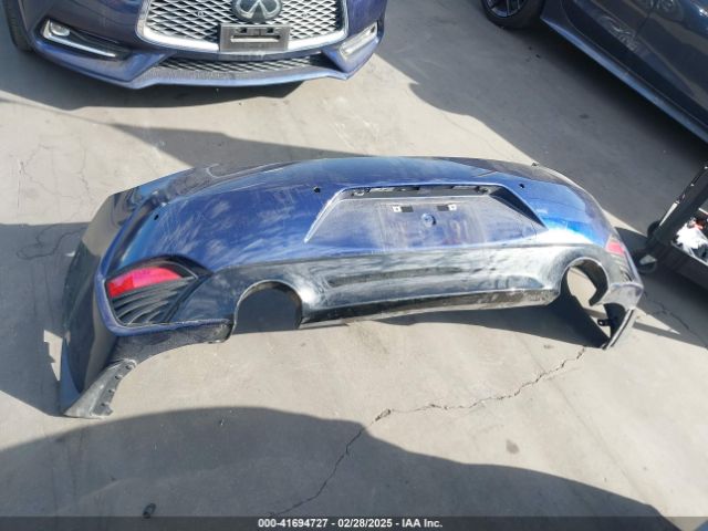 JN1EV7KK2NM600827 Infiniti Q60 Luxe