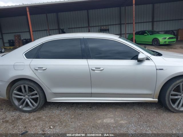 1VWDT7A31HC023059 Volkswagen Passat 1.8t R-line