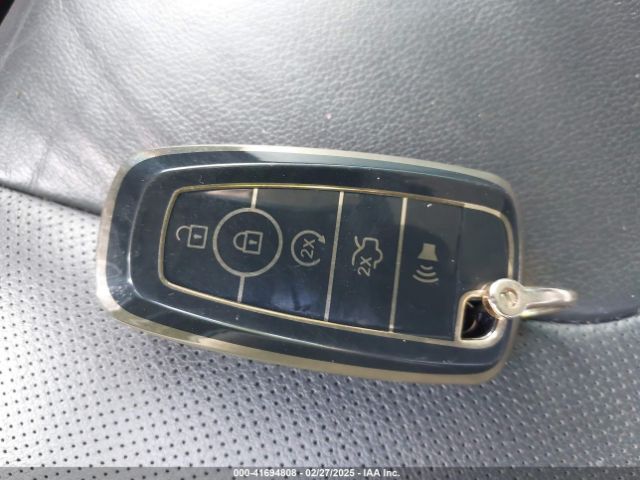 2FMPK3K99KBB03677 Ford Edge Titanium