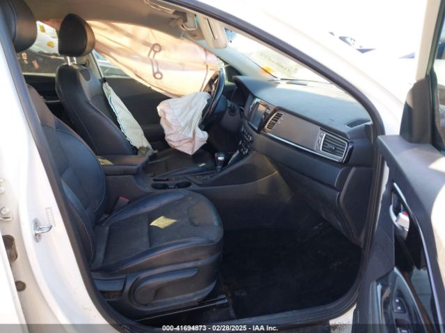 KNDCC3LC4H5053049 KIA NIRO EX
