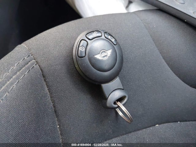 2010 MINI COOPER S CLUBMAN WMWMM3C53ATZ32866 Photo 10