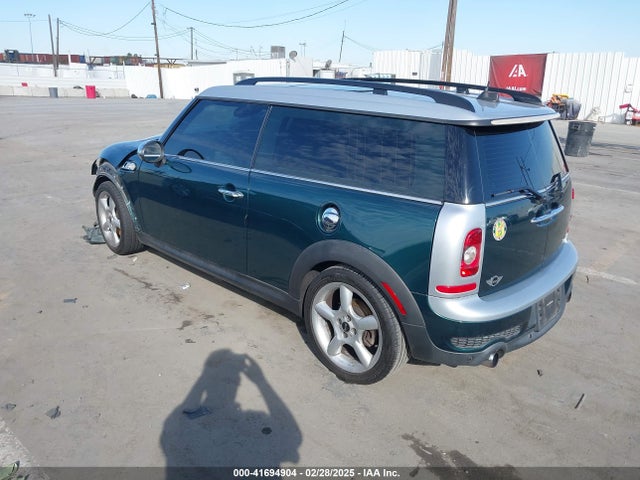 2010 MINI COOPER S CLUBMAN WMWMM3C53ATZ32866 Photo 2