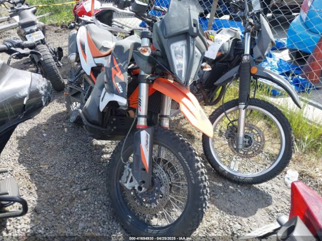 2021 KTM 890 VBKTR6404MM807618