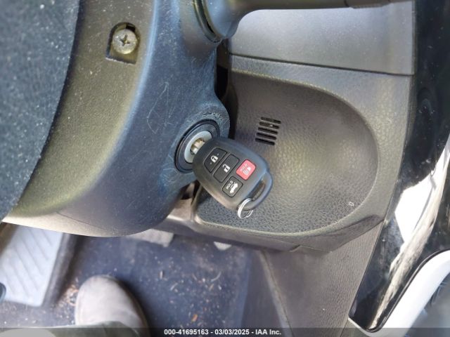 5YFBURHE3KP919131 Toyota COROLLA SE