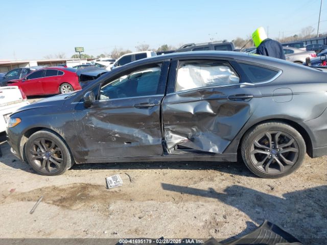 3FA6P0HD0JR158536 Ford FUSION SE