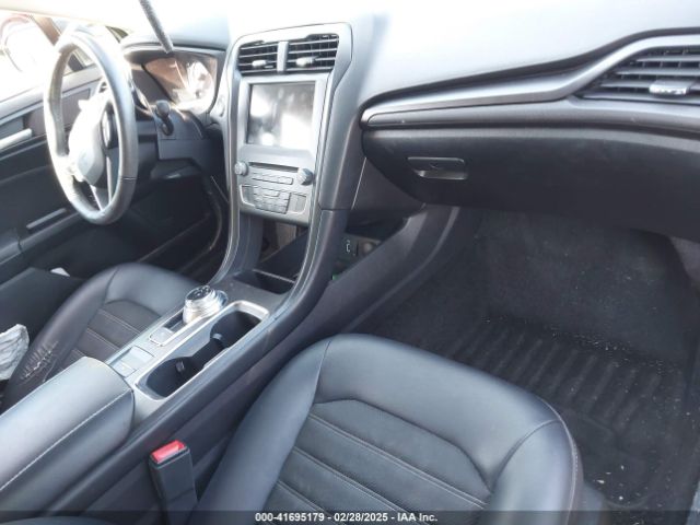 3FA6P0HD0JR158536 Ford FUSION SE
