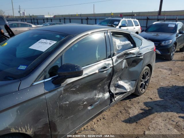 3FA6P0HD0JR158536 Ford FUSION SE