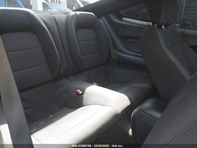 1FA6P8AM0F5369349 Ford Mustang V6