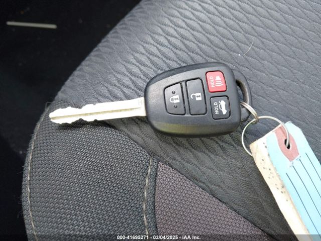 2T1BURHE4HC776523 Toyota COROLLA LE