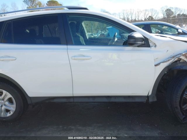 2T3BFREV8FW305542 Toyota RAV4 LE