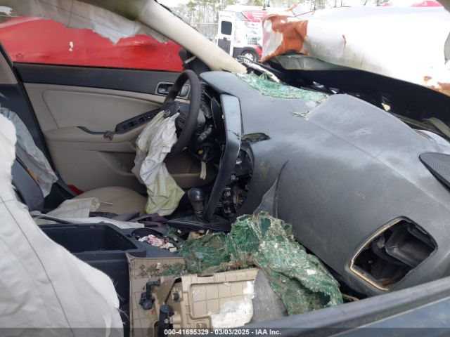 5XXGM4A77FG472242 KIA Optima Lx