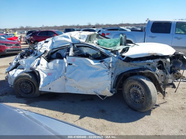 2T3H1RFV7KW052652 Toyota RAV4 LE