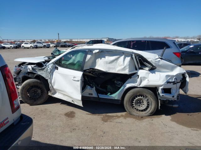 2T3H1RFV7KW052652 Toyota RAV4 LE