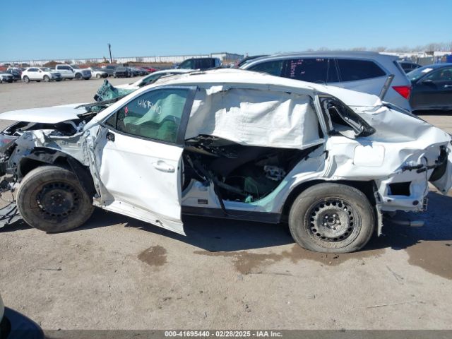 2T3H1RFV7KW052652 Toyota RAV4 LE