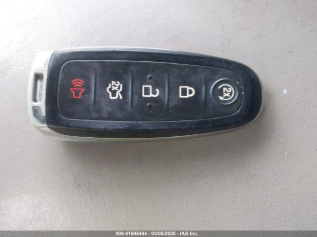 2LMDJ8JK7EBL11685 Lincoln MKX