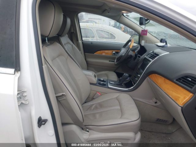 2LMDJ8JK7EBL11685 Lincoln MKX